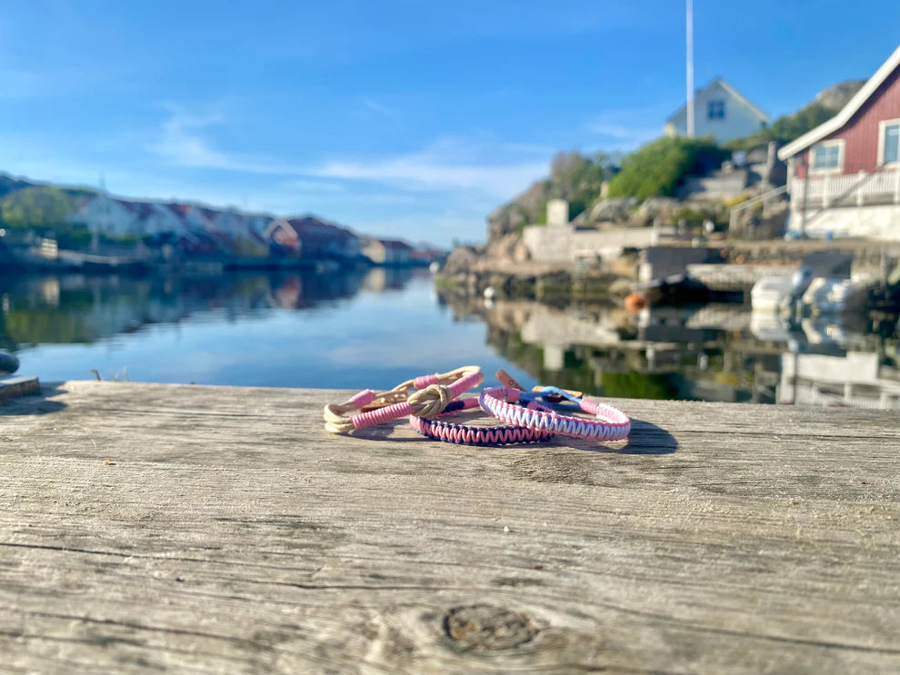 Action Taker 1KG - Himmelsblå, Korallrosa & Saltvit, armband CleanSea